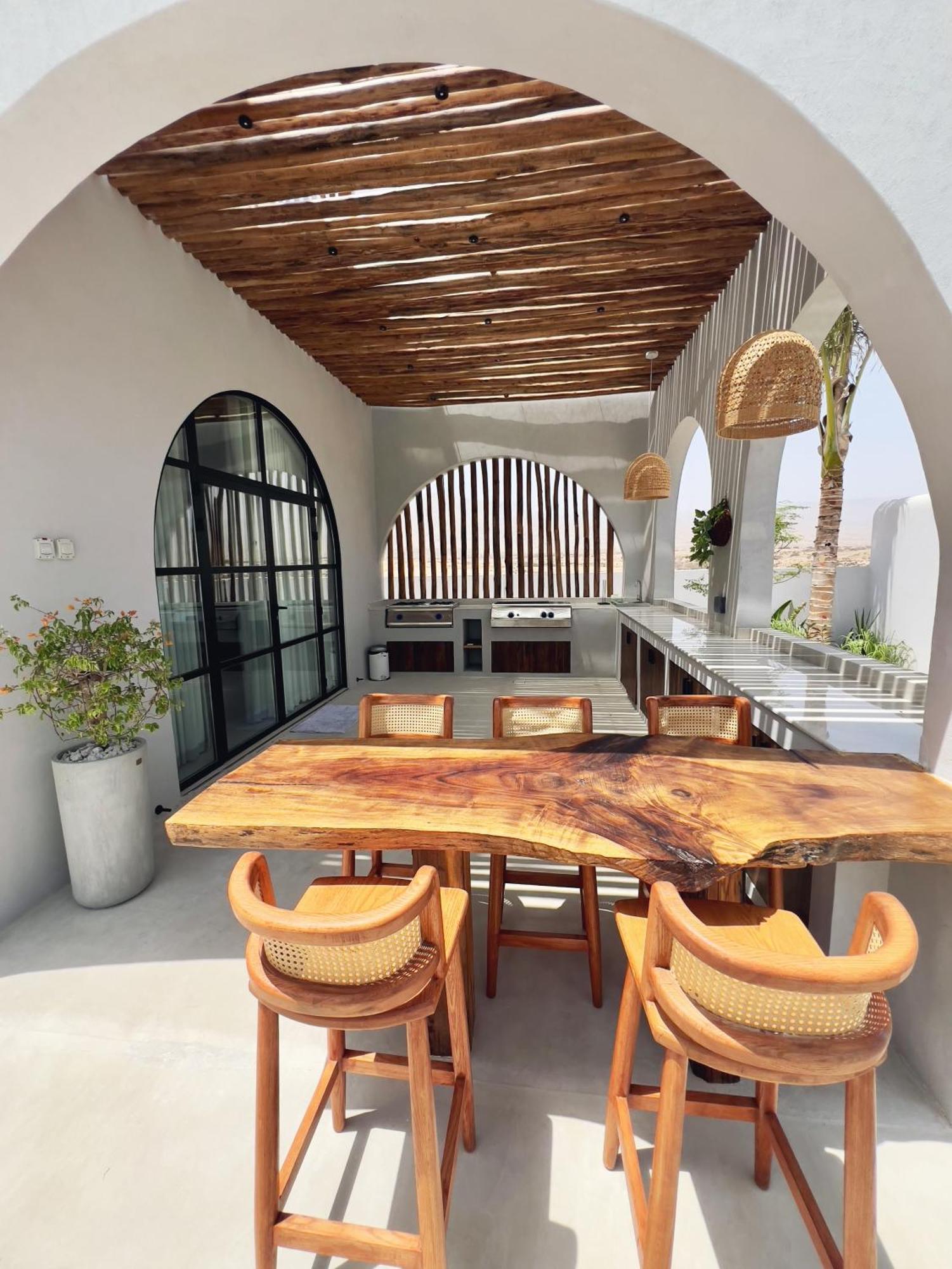 Anara Chalet Fins